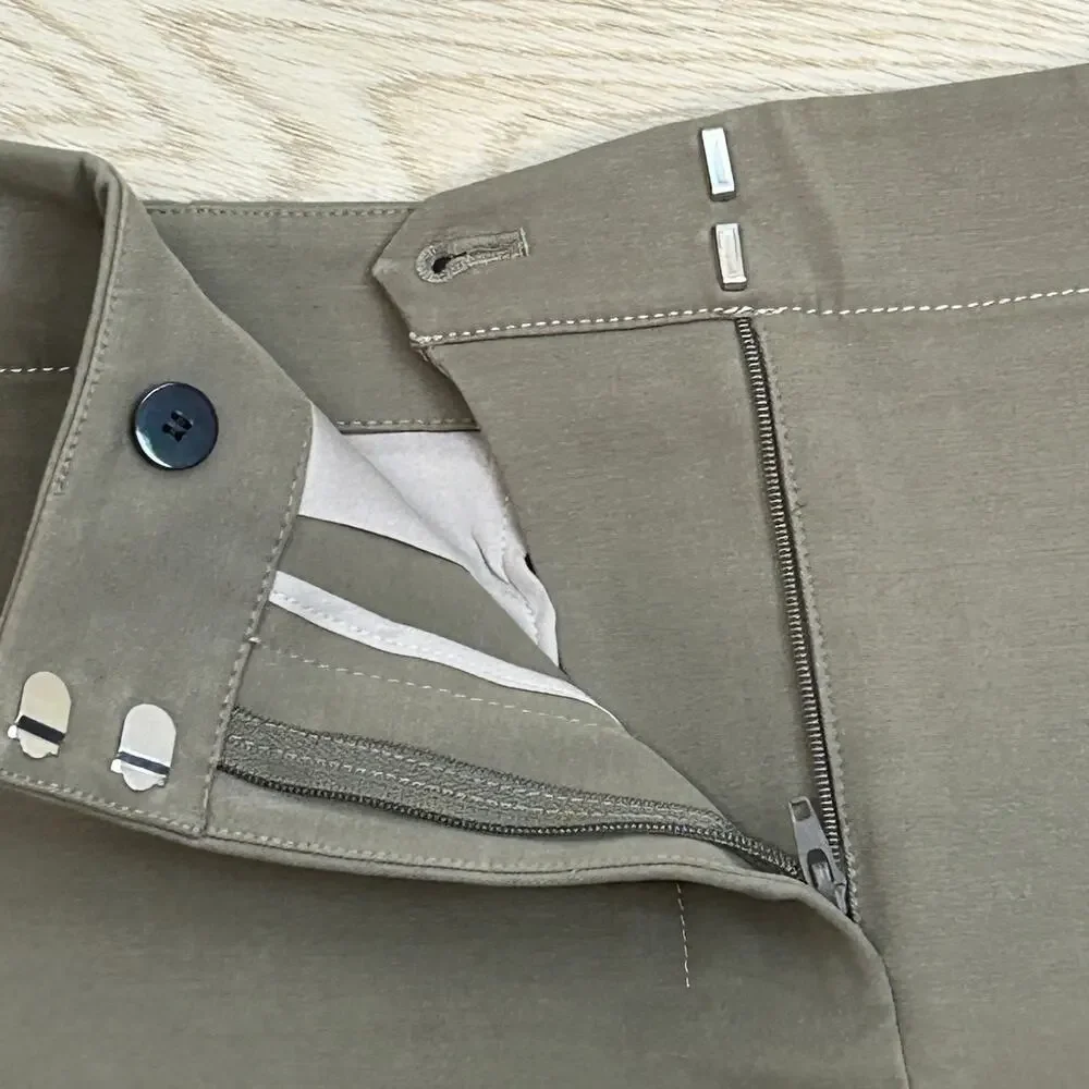 Theory Mini Stretch B. Double Stretch Shorts Khaki brown Size 4
NWOT - Picture 2 of 5